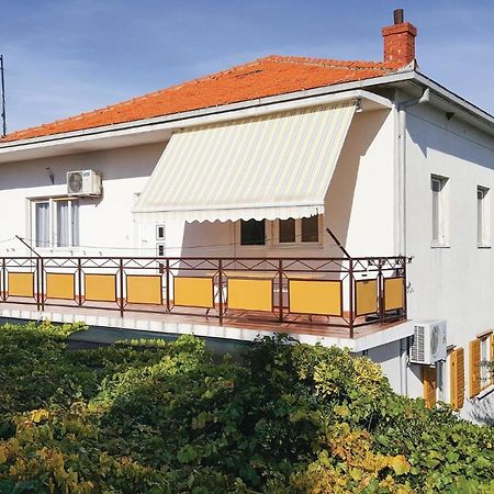 Nice Apartment In Kastel Stafilic With Sauna Kaštela Екстериор снимка