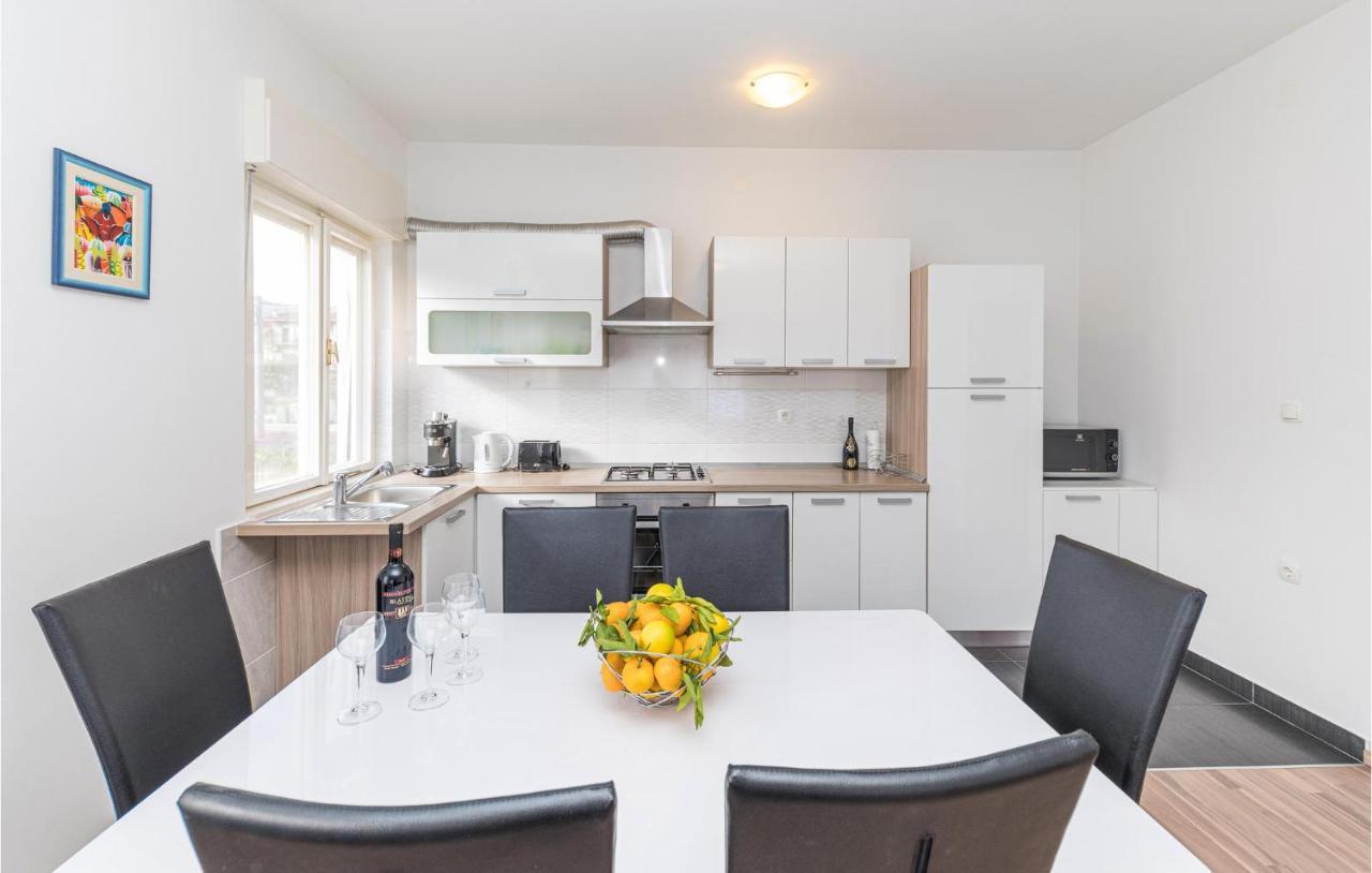Nice Apartment In Kastel Stafilic With Sauna Kaštela Екстериор снимка