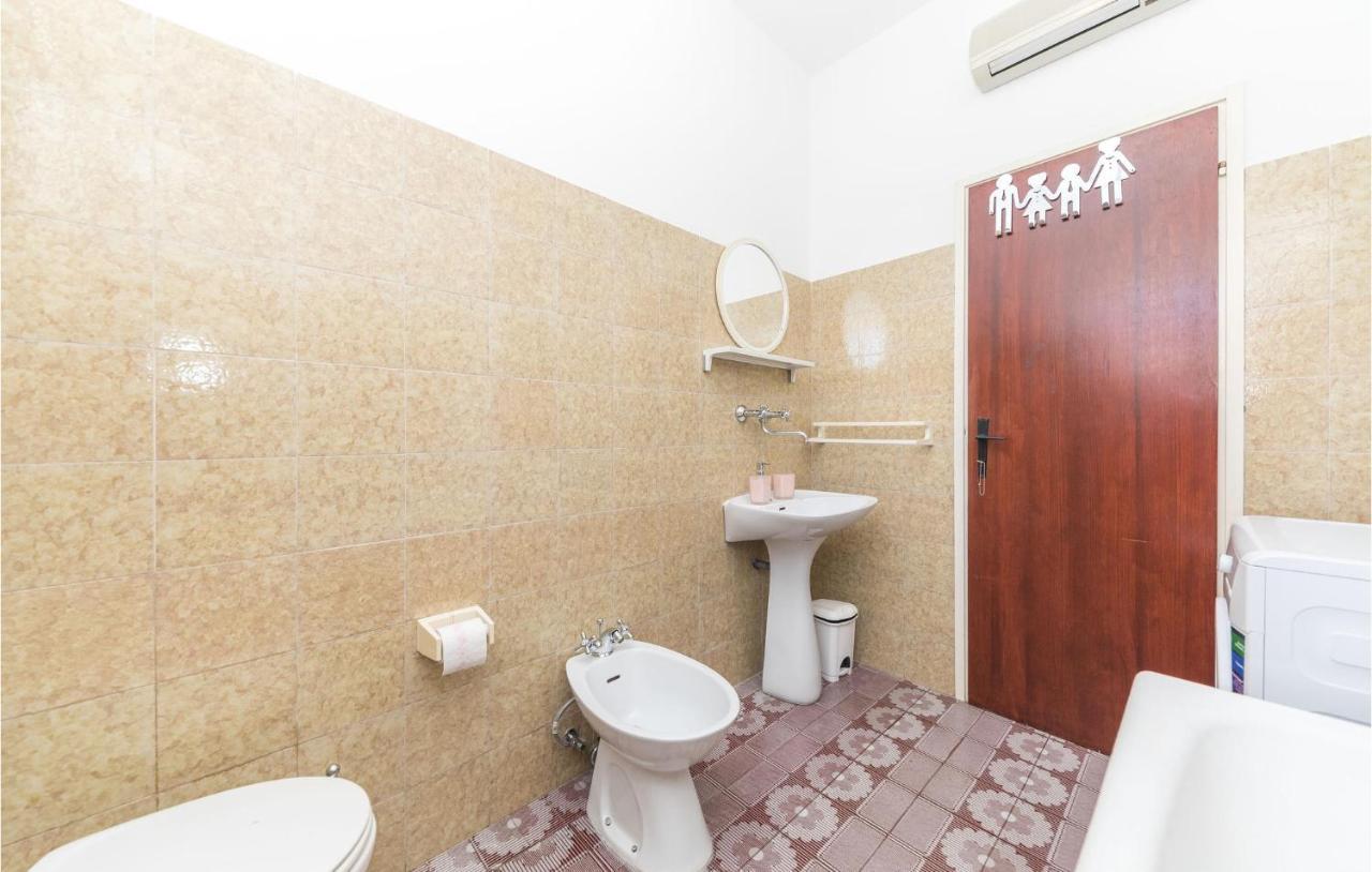 Nice Apartment In Kastel Stafilic With Sauna Kaštela Екстериор снимка