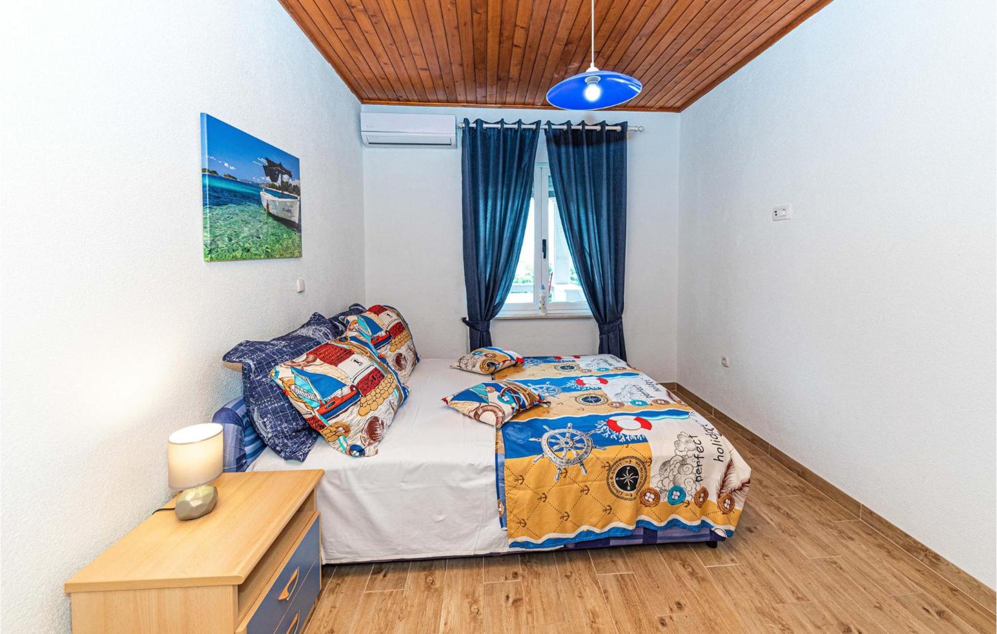 Nice Apartment In Kastel Stafilic With Sauna Kaštela Екстериор снимка
